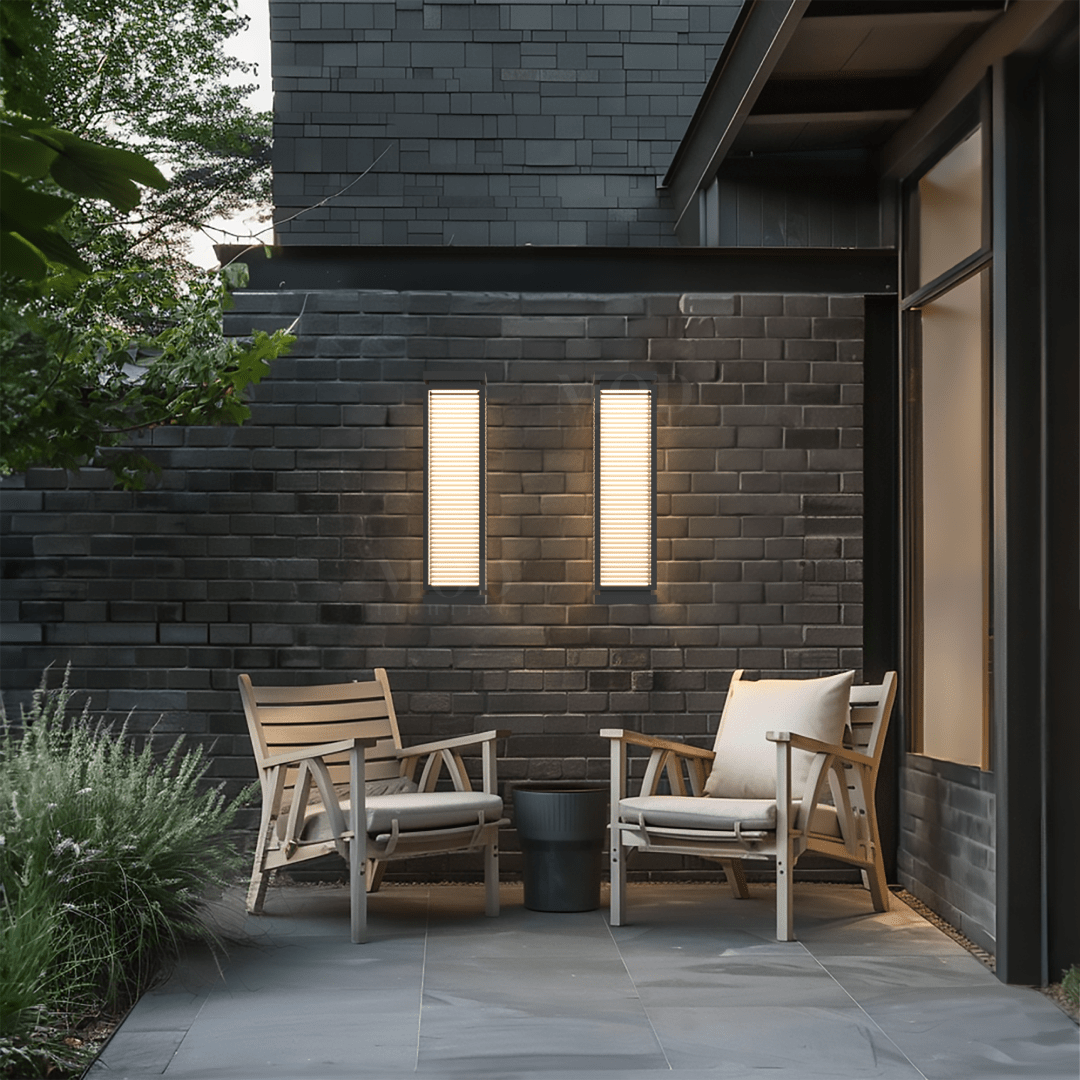 Aluminum Outdoor Wall Sconce (2 Sizes)