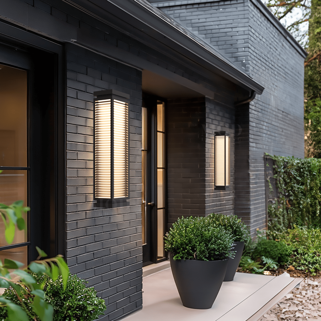 Aluminum Outdoor Wall Sconce (2 Sizes)