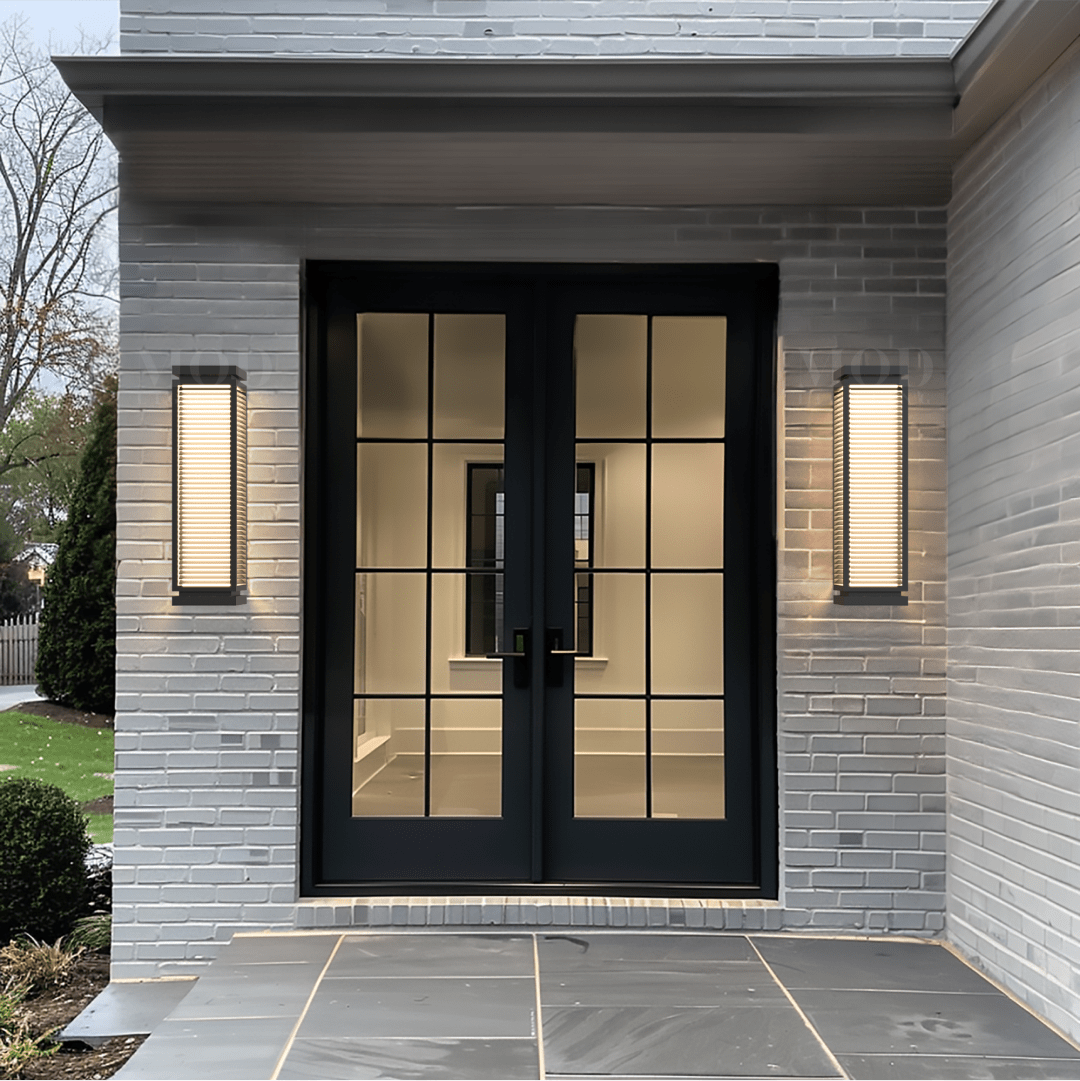 Aluminum Outdoor Wall Sconce (2 Sizes)
