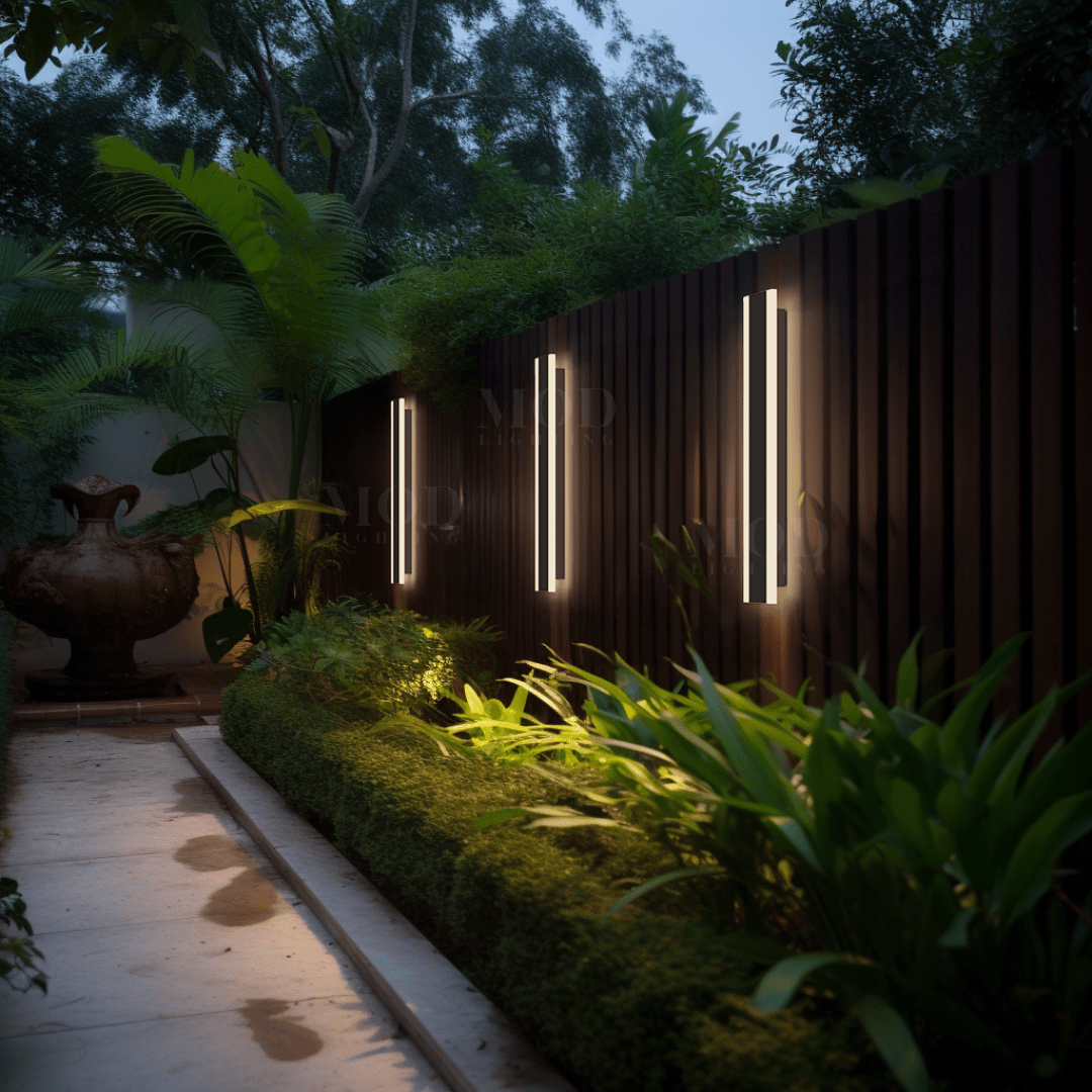 Remote-Dimmable LED Outdoor Wall Light (8 Lengths)